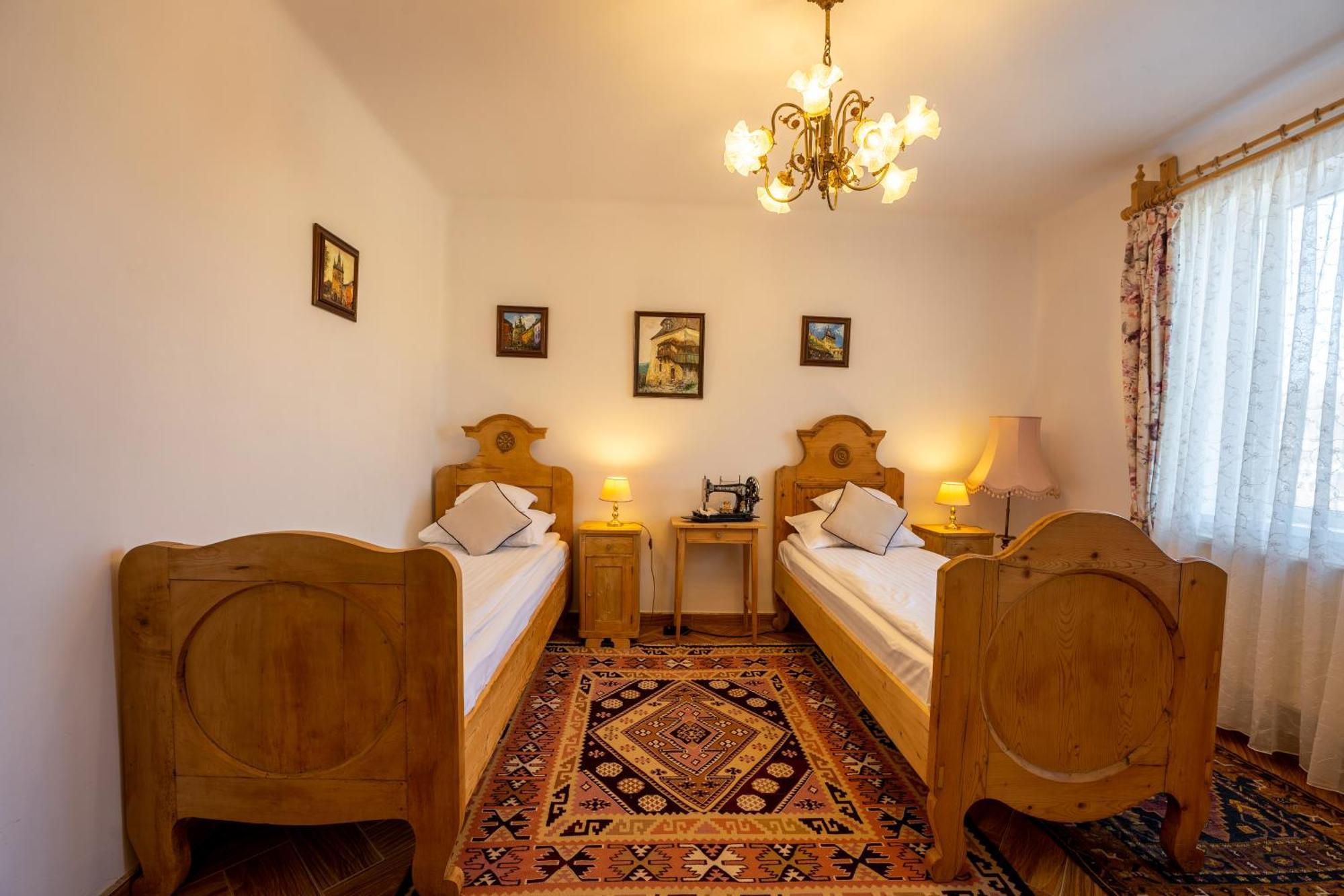Bed and Breakfast Casa Szabo Сигишоара Экстерьер фото