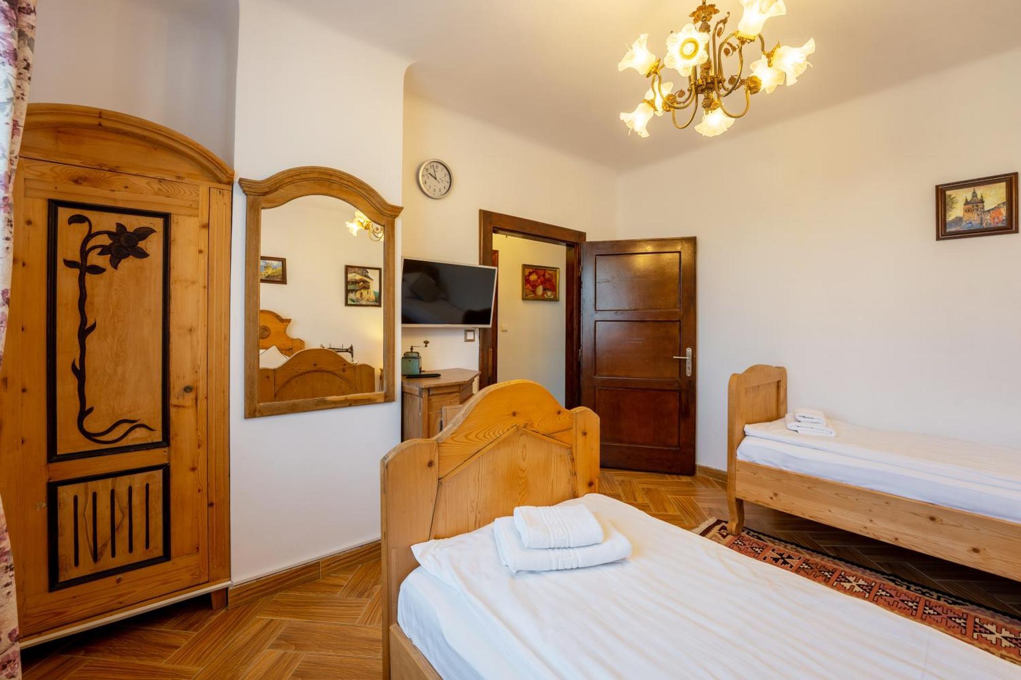 Bed and Breakfast Casa Szabo Сигишоара Экстерьер фото